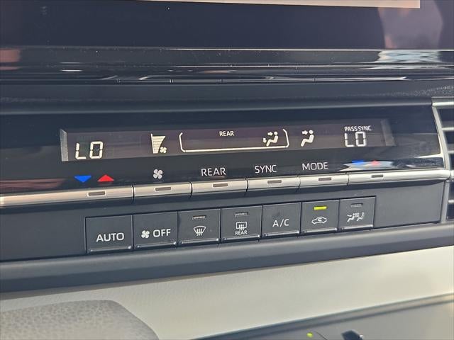 2025 Toyota Sienna LE 8 Passenger