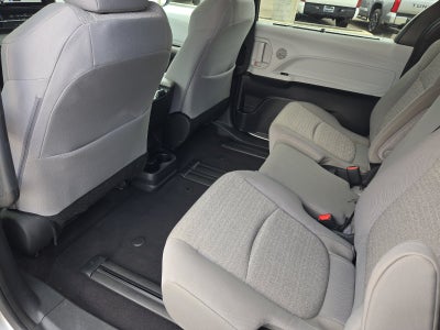 2025 Toyota Sienna LE 8 Passenger