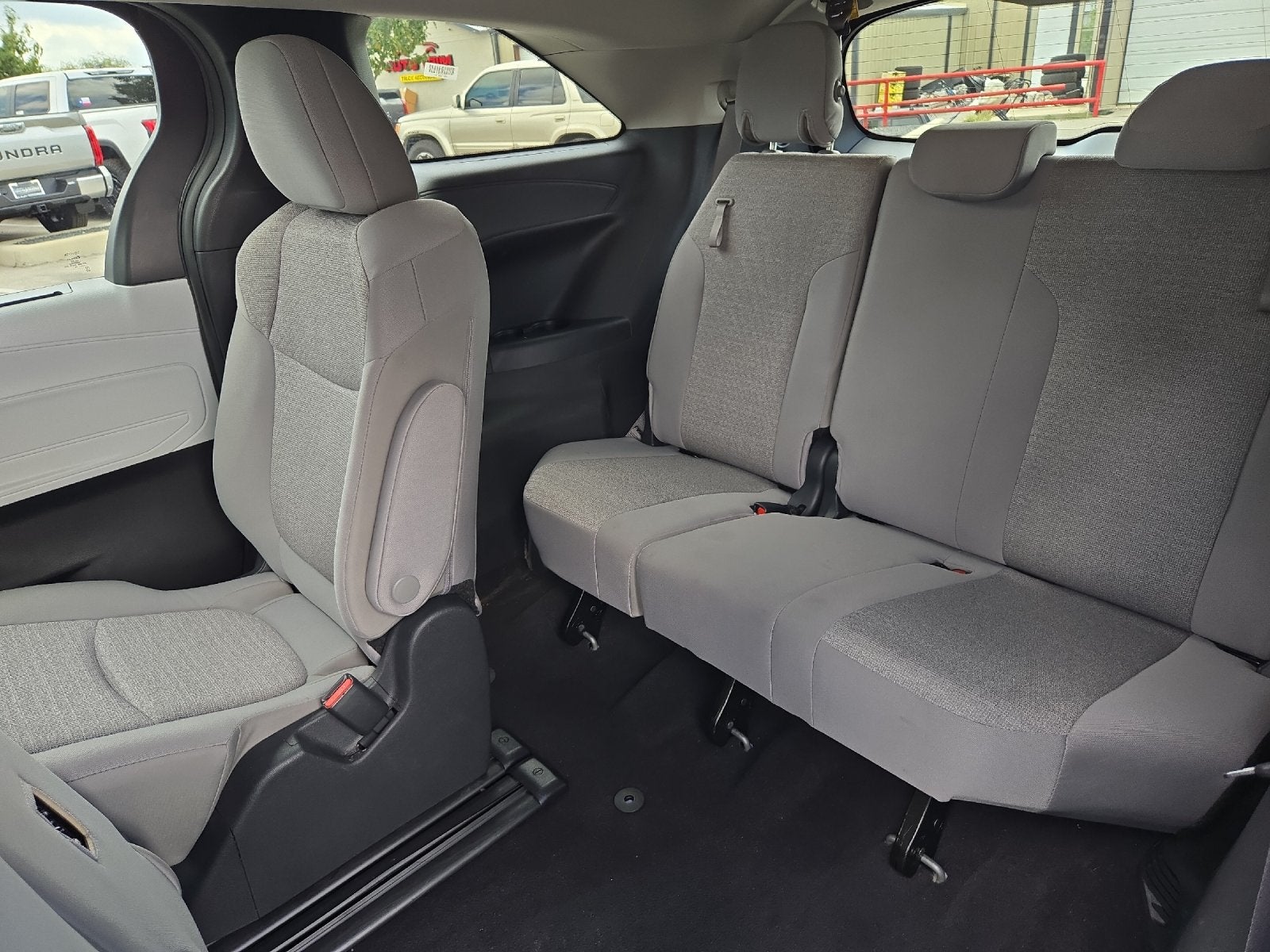 2025 Toyota Sienna LE 8 Passenger