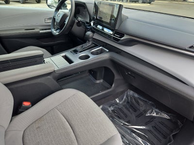 2025 Toyota Sienna LE 8 Passenger