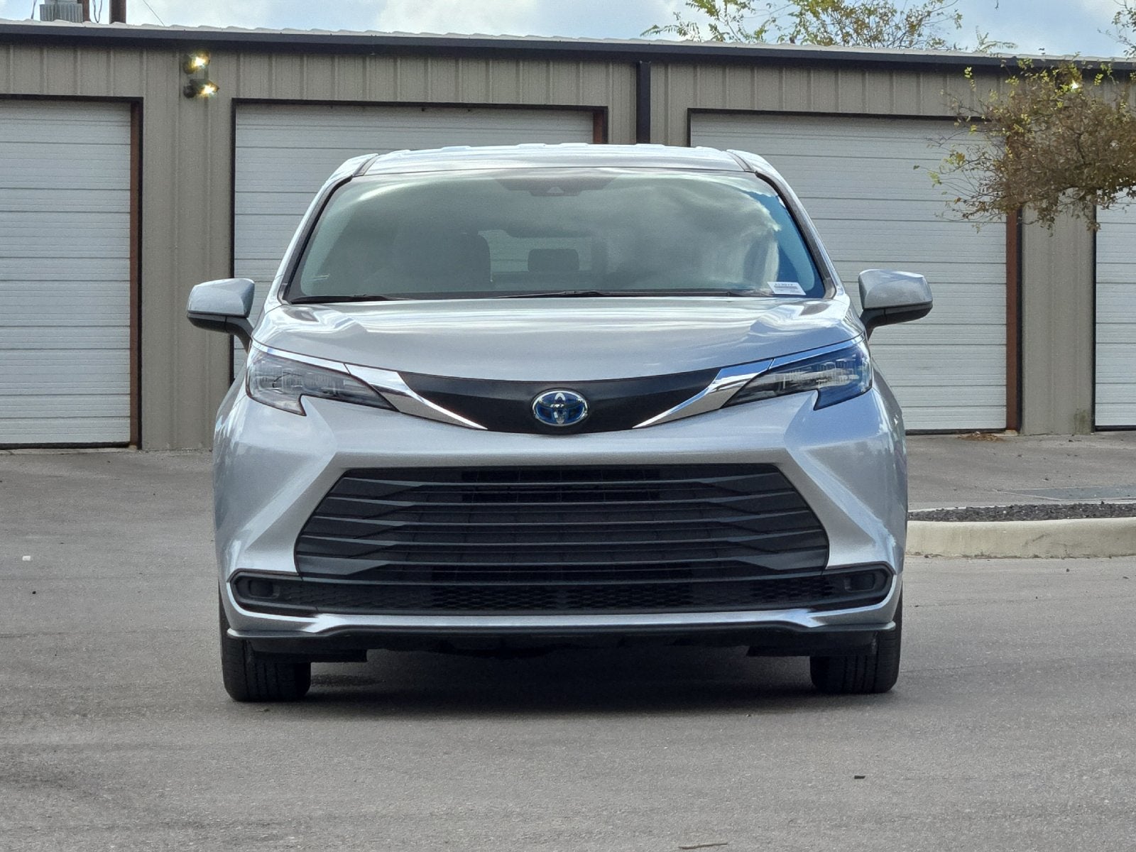 2025 Toyota Sienna LE 8 Passenger