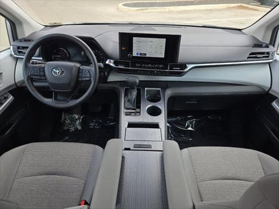 2025 Toyota Sienna LE 8 Passenger
