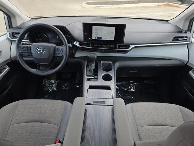 2025 Toyota Sienna LE 8 Passenger