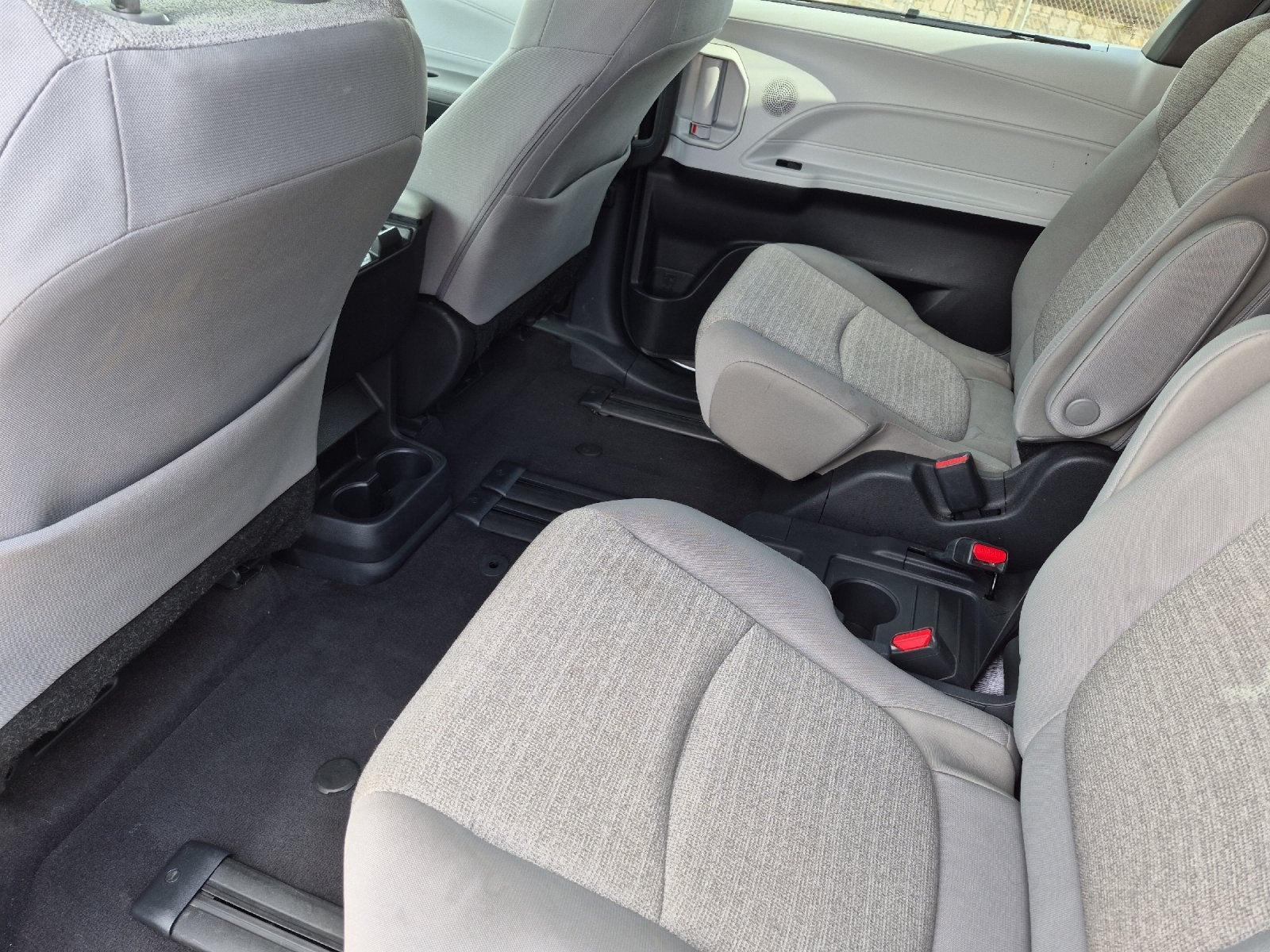 2025 Toyota Sienna LE 8 Passenger