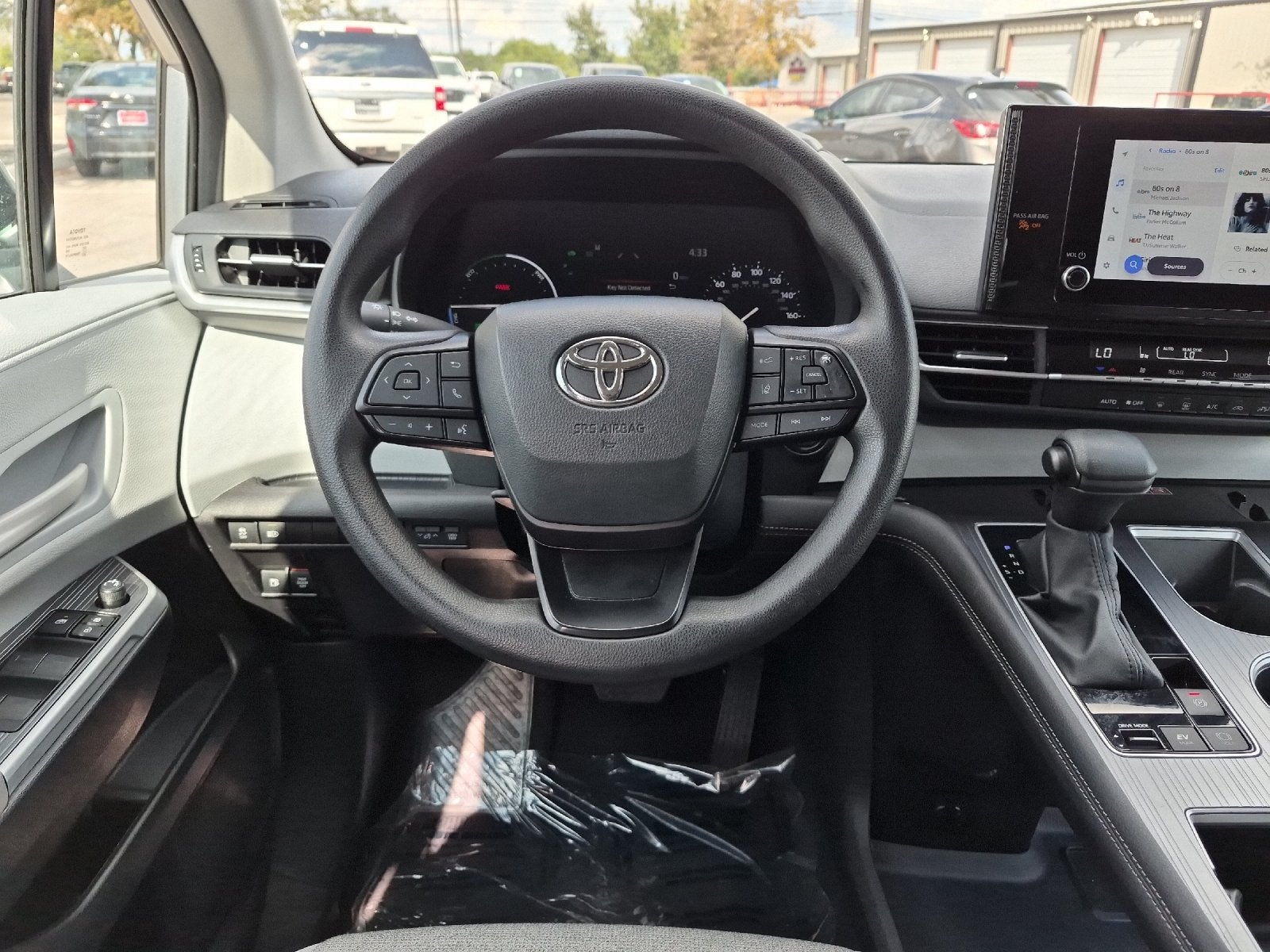 2025 Toyota Sienna LE 8 Passenger