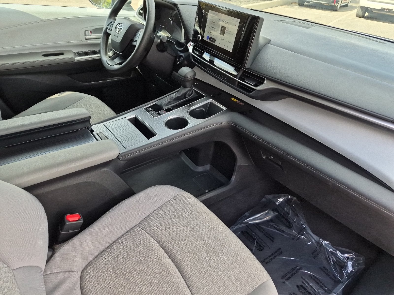 2025 Toyota Sienna LE 8 Passenger