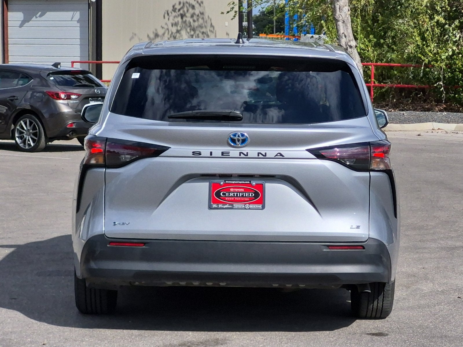 2025 Toyota Sienna LE 8 Passenger