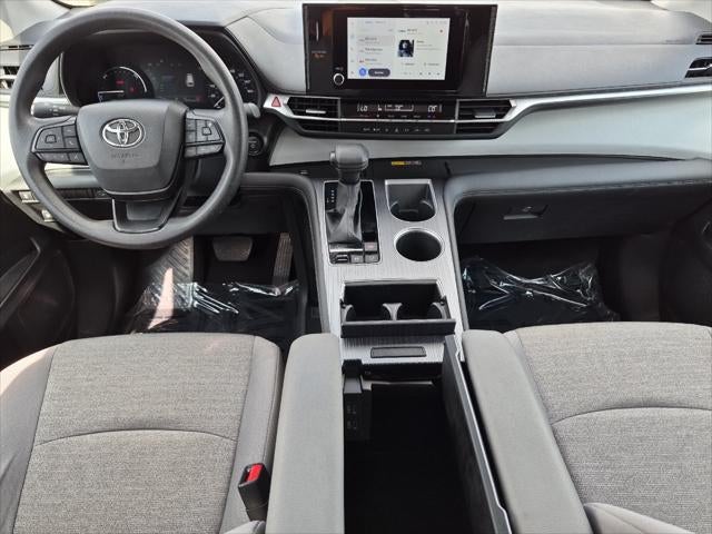 2025 Toyota Sienna LE 8 Passenger