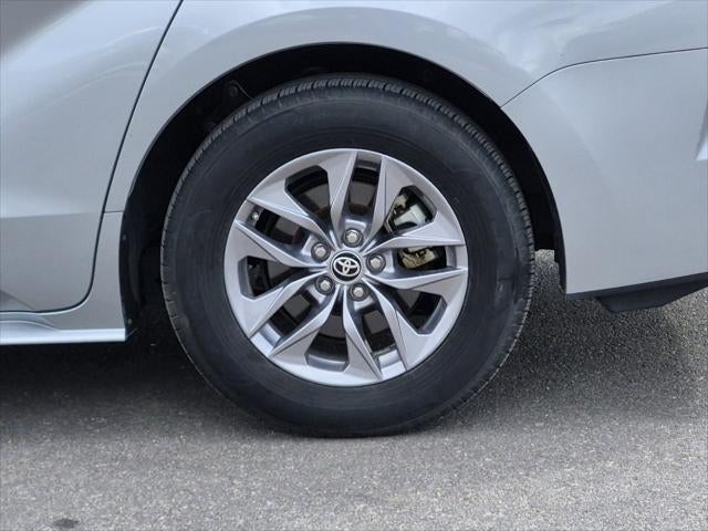 2025 Toyota Sienna LE 8 Passenger