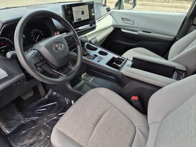 2025 Toyota Sienna LE 8 Passenger