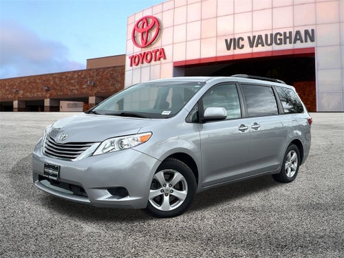 2017 Toyota Sienna LE 8 Passenger