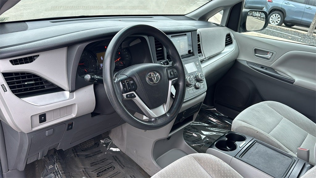 2017 Toyota Sienna LE 8 Passenger