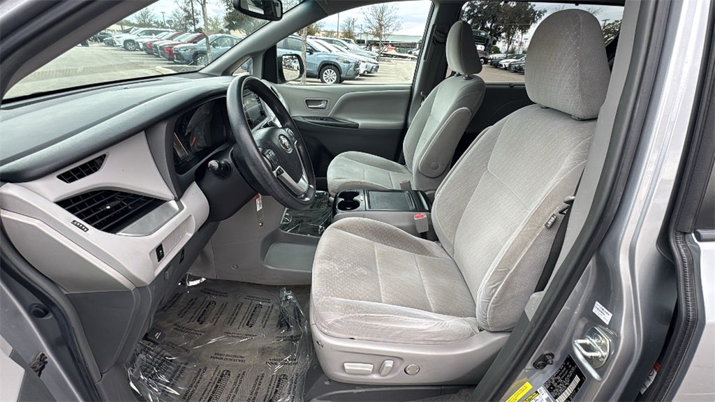 2017 Toyota Sienna LE 8 Passenger