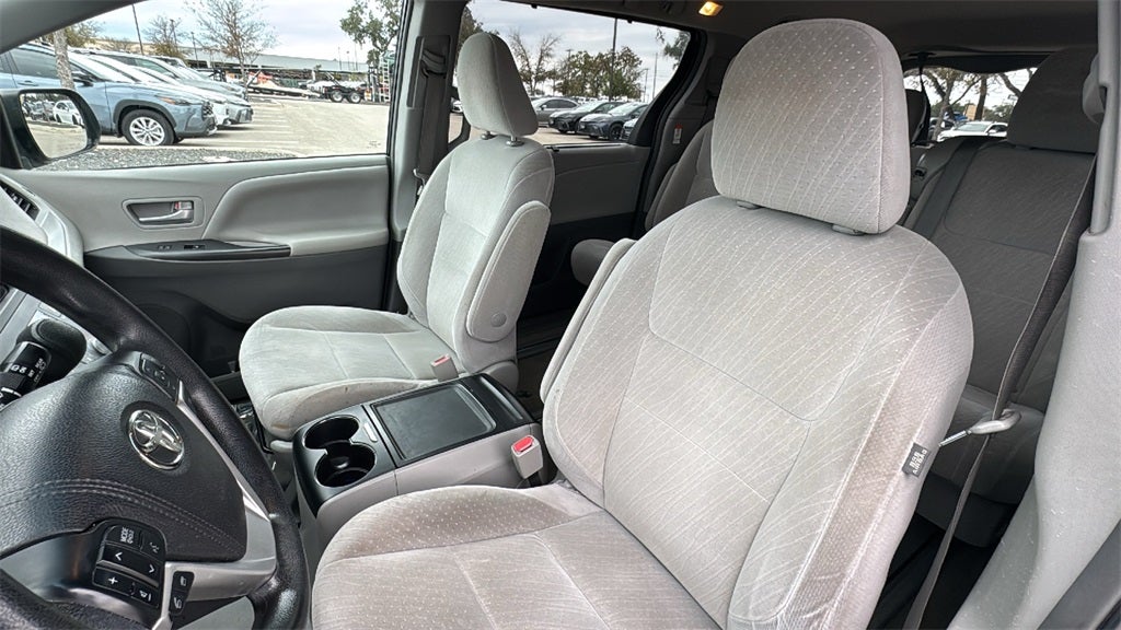 2017 Toyota Sienna LE 8 Passenger