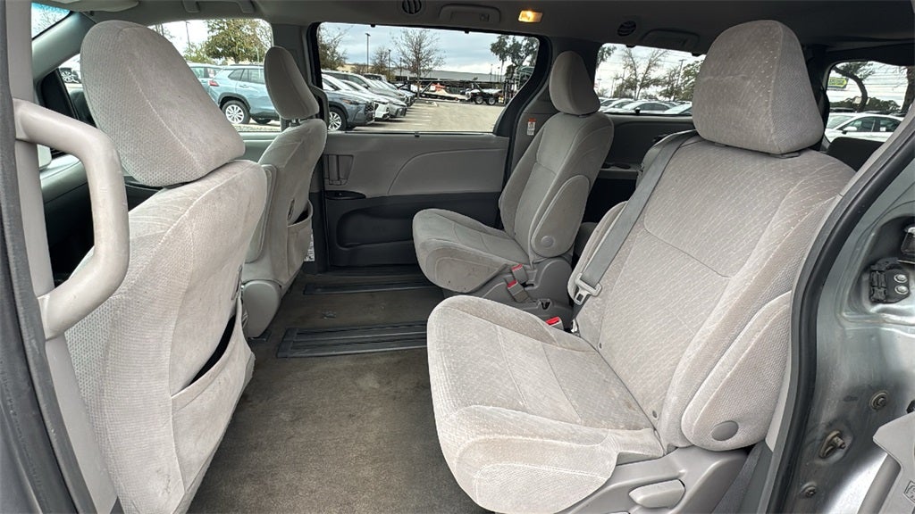 2017 Toyota Sienna LE 8 Passenger