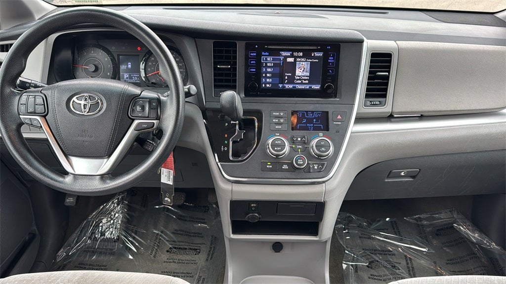 2017 Toyota Sienna LE 8 Passenger