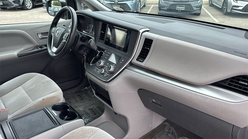 2017 Toyota Sienna LE 8 Passenger