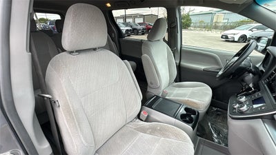 2017 Toyota Sienna LE 8 Passenger