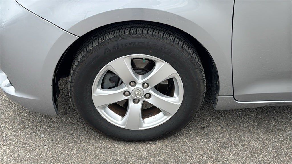 2017 Toyota Sienna LE 8 Passenger