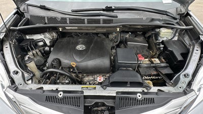 2017 Toyota Sienna LE 8 Passenger