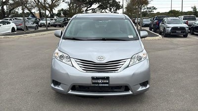 2017 Toyota Sienna LE 8 Passenger