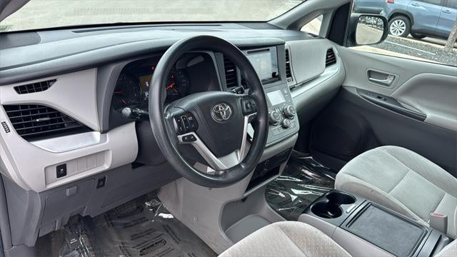 2017 Toyota Sienna LE 8 Passenger