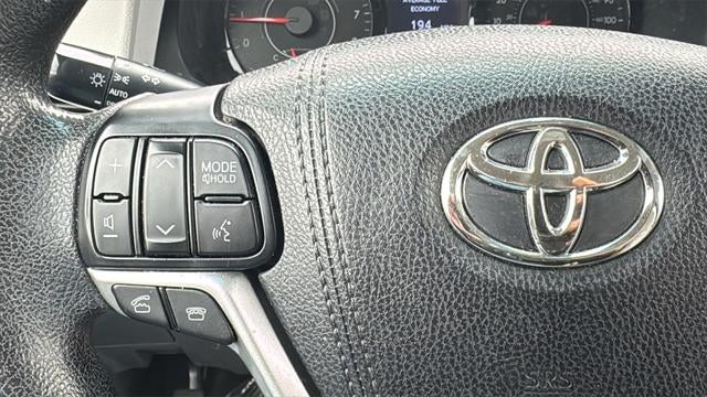 2017 Toyota Sienna LE 8 Passenger