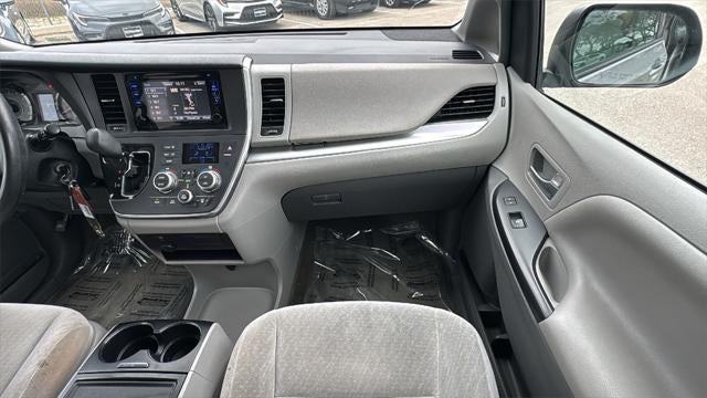 2017 Toyota Sienna LE 8 Passenger