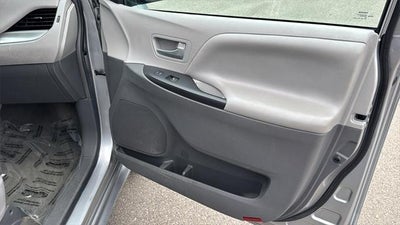 2017 Toyota Sienna LE 8 Passenger