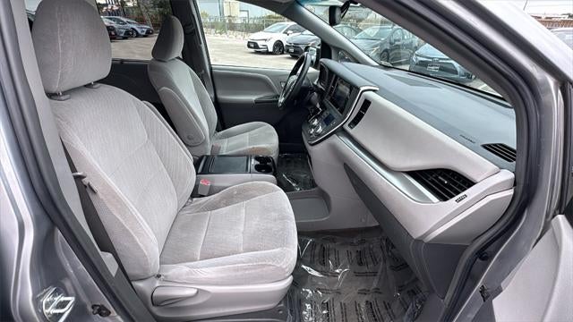 2017 Toyota Sienna LE 8 Passenger