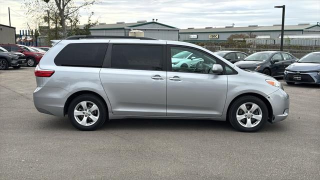 2017 Toyota Sienna LE 8 Passenger