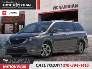2013 Toyota Sienna SE 8 Passenger