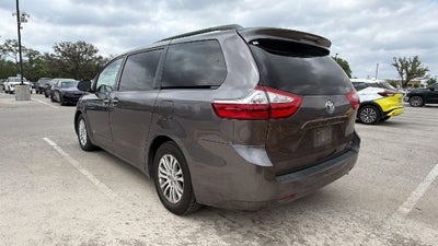2016 Toyota Sienna XLE
