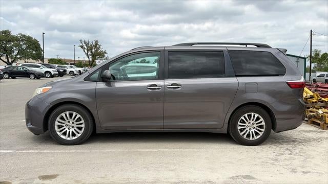 2016 Toyota Sienna XLE