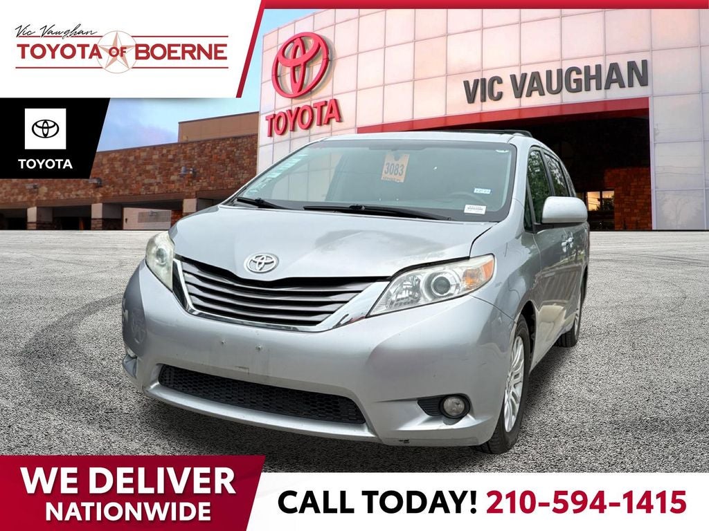 2016 Toyota Sienna XLE 8 Passenger