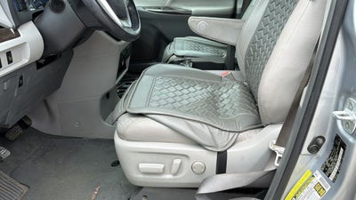 2016 Toyota Sienna XLE 8 Passenger