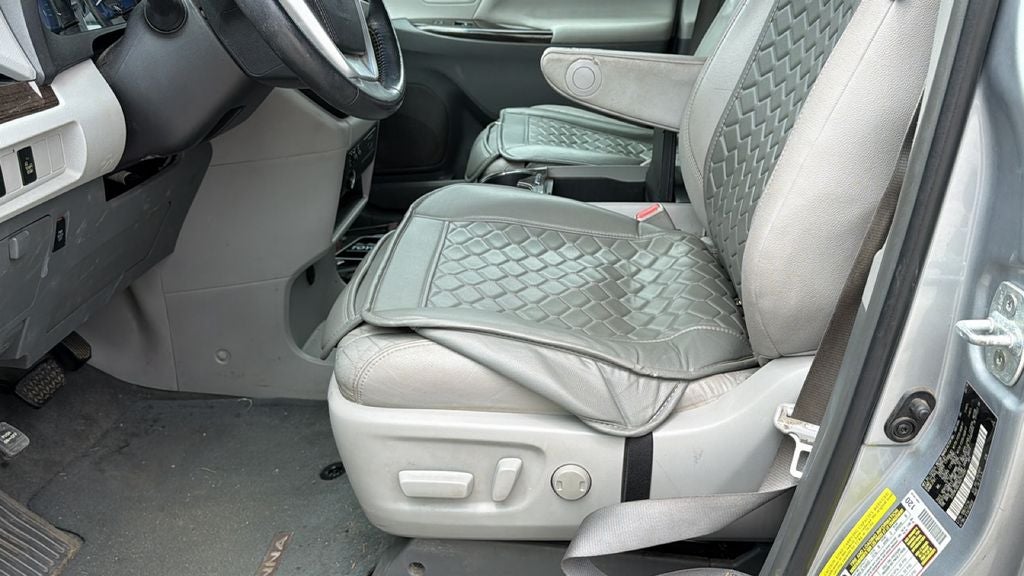 2016 Toyota Sienna XLE 8 Passenger