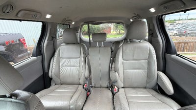 2016 Toyota Sienna XLE 8 Passenger