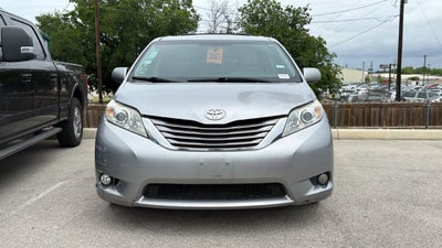 2016 Toyota Sienna XLE 8 Passenger