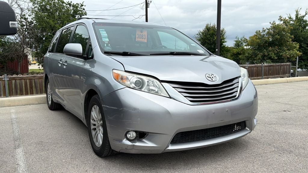 2016 Toyota Sienna XLE 8 Passenger