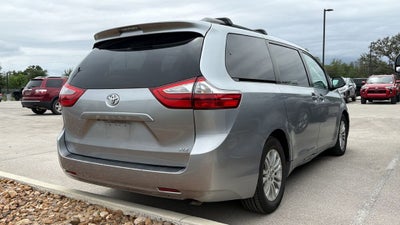 2016 Toyota Sienna XLE 8 Passenger