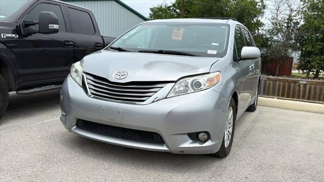 2016 Toyota Sienna XLE 8 Passenger