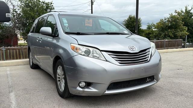 2016 Toyota Sienna XLE 8 Passenger