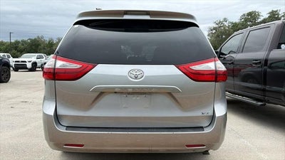 2016 Toyota Sienna XLE 8 Passenger