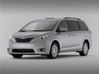 2012 Toyota Sienna XLE 8 Passenger