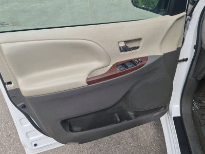 2011 Toyota Sienna XLE