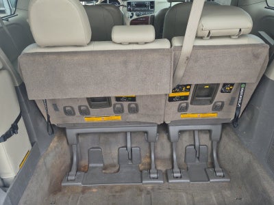 2011 Toyota Sienna XLE