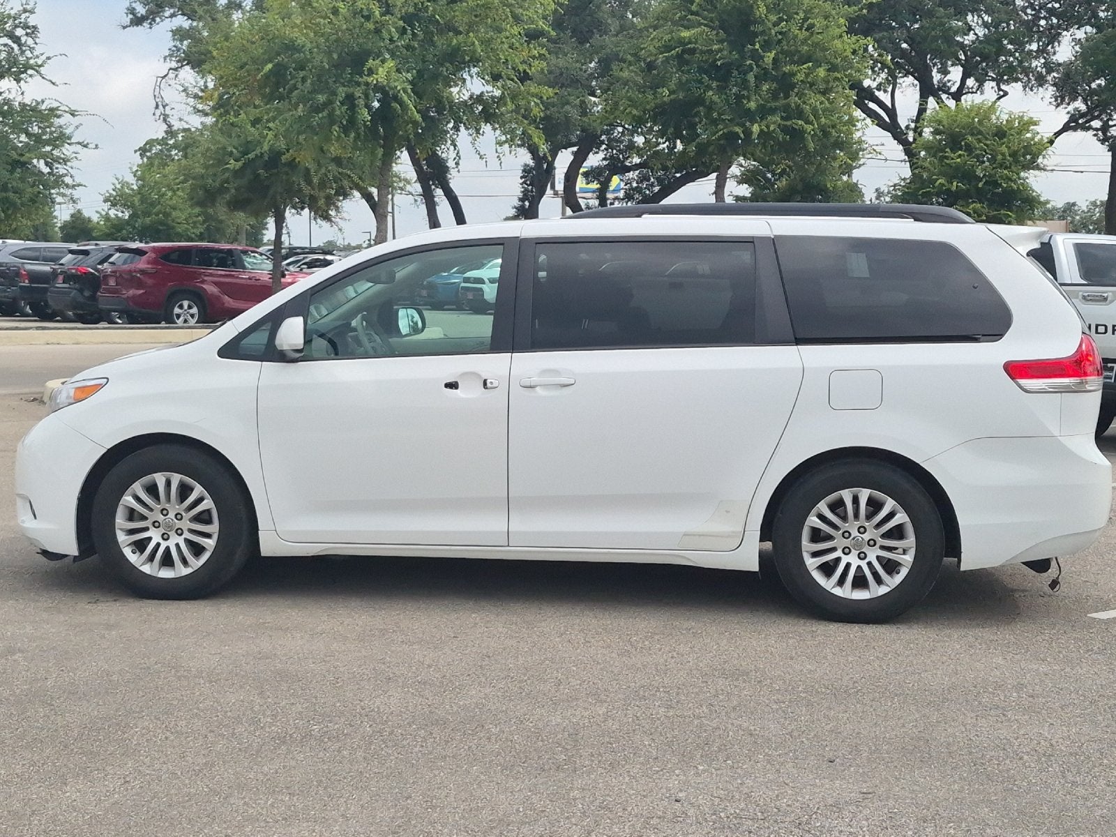 2011 Toyota Sienna XLE