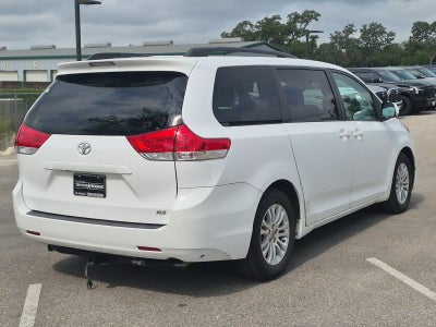 2011 Toyota Sienna XLE