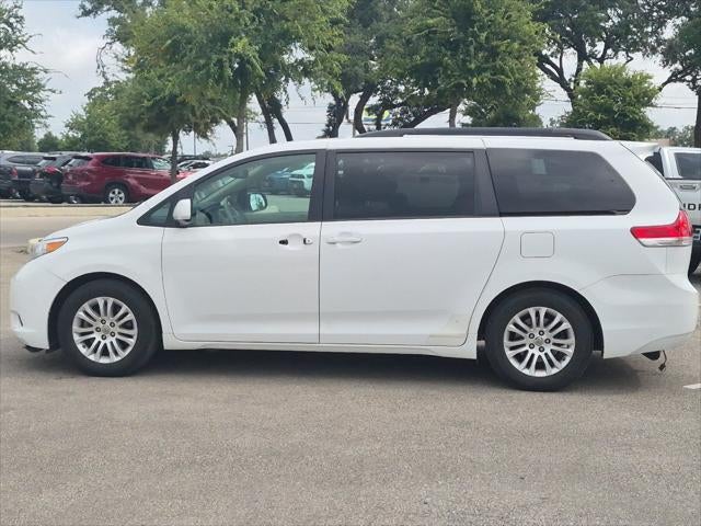 2011 Toyota Sienna XLE